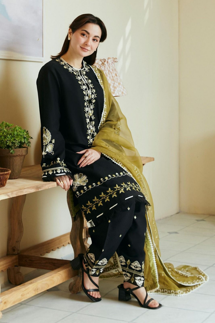 Zara ShahJahan Unstitched 3PC Lawn Embroidered A222